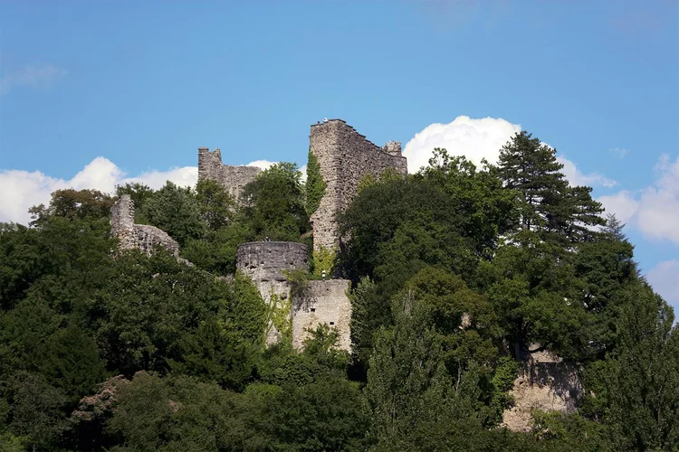 Foto: Staatliche Schlösser und Gärten Baden-Württemberg, Achim Mende Burg Badenweiler