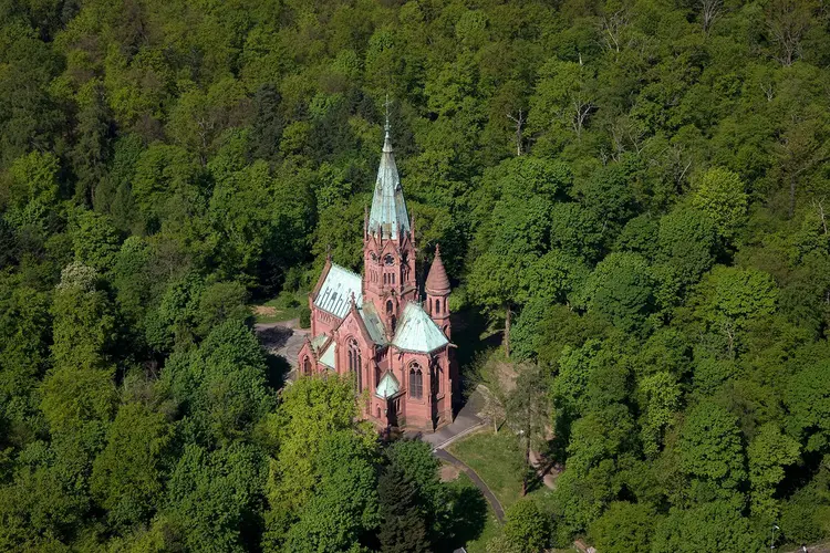 Foto: Staatliche Schlösser und Gärten Baden-Württemberg, Achim Mende Großherzogliche Grabkapelle Karlsruhe von oben